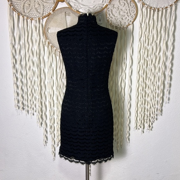 Carmen Marc Valvo | Bergdorf Goodwin Black Lace Sleeveless Dress Size 10 - Picture 5 of 9